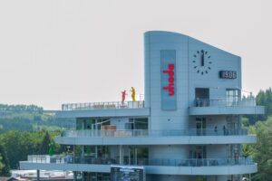 La Uhoda Tower : quand un entrepreneur Liégeois rayonne à Spa-Francorchamps